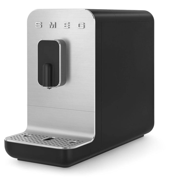 SMEG Fully Automatic Coffee Machine - touchGOODS