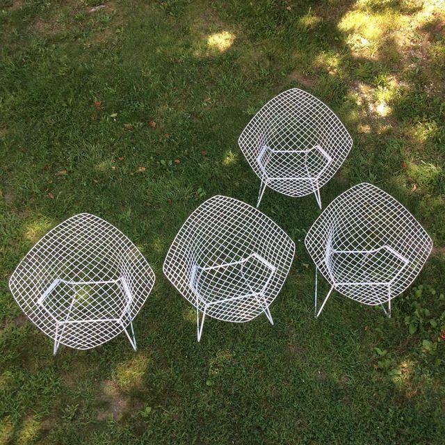 Vintage Harry Bertoia Diamond White Chairs - Set of 4 | touchGOODS